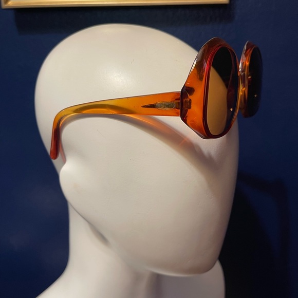 Vintage Oversized Sunglasses - Picture 6 of 11